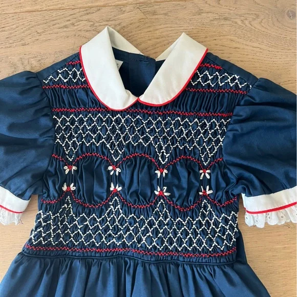 Vintage Navy Blue Smocked Dress with White Collar Size 5 - Picture 2 of 4